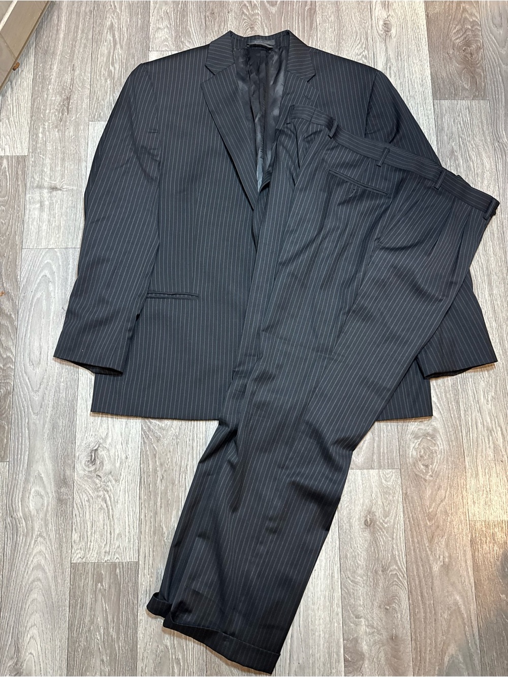 Lauren Ralph Lauren Men's Wool Pin Striped Suit Set 48R (Read)